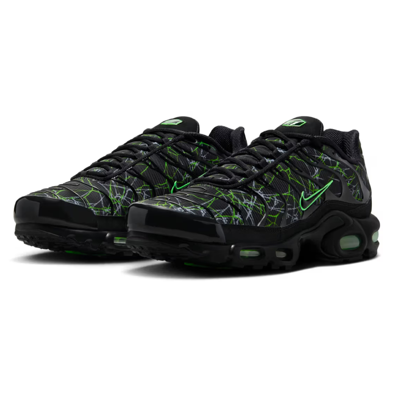 Nike AIR MAX PLUS TN Black Green Strike